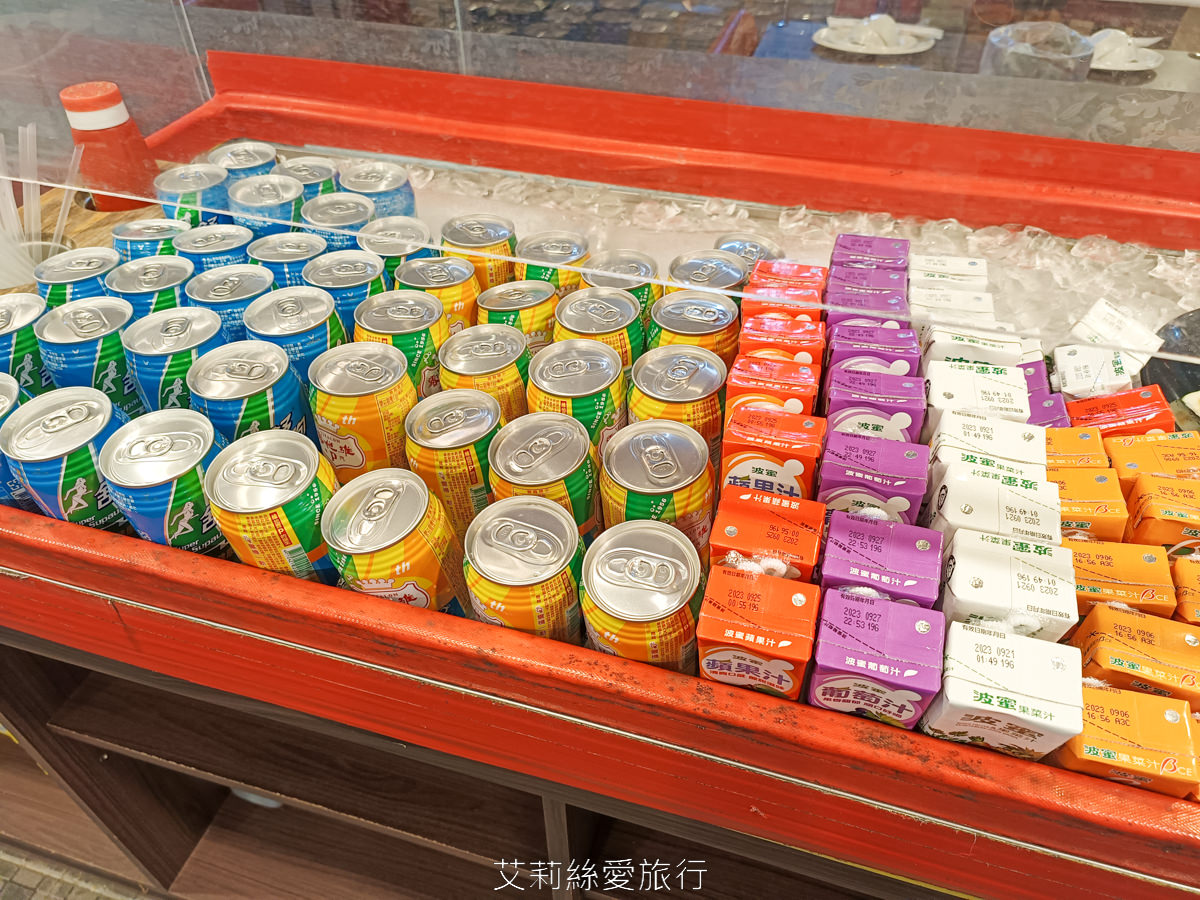 宜蘭吃到飽 礁溪吃到飽火鍋推薦 珍典精緻自助式火鍋 八種鍋底火鍋加自助吧任你吃 在地經營10年可容納百人大餐廳 有遊戲區