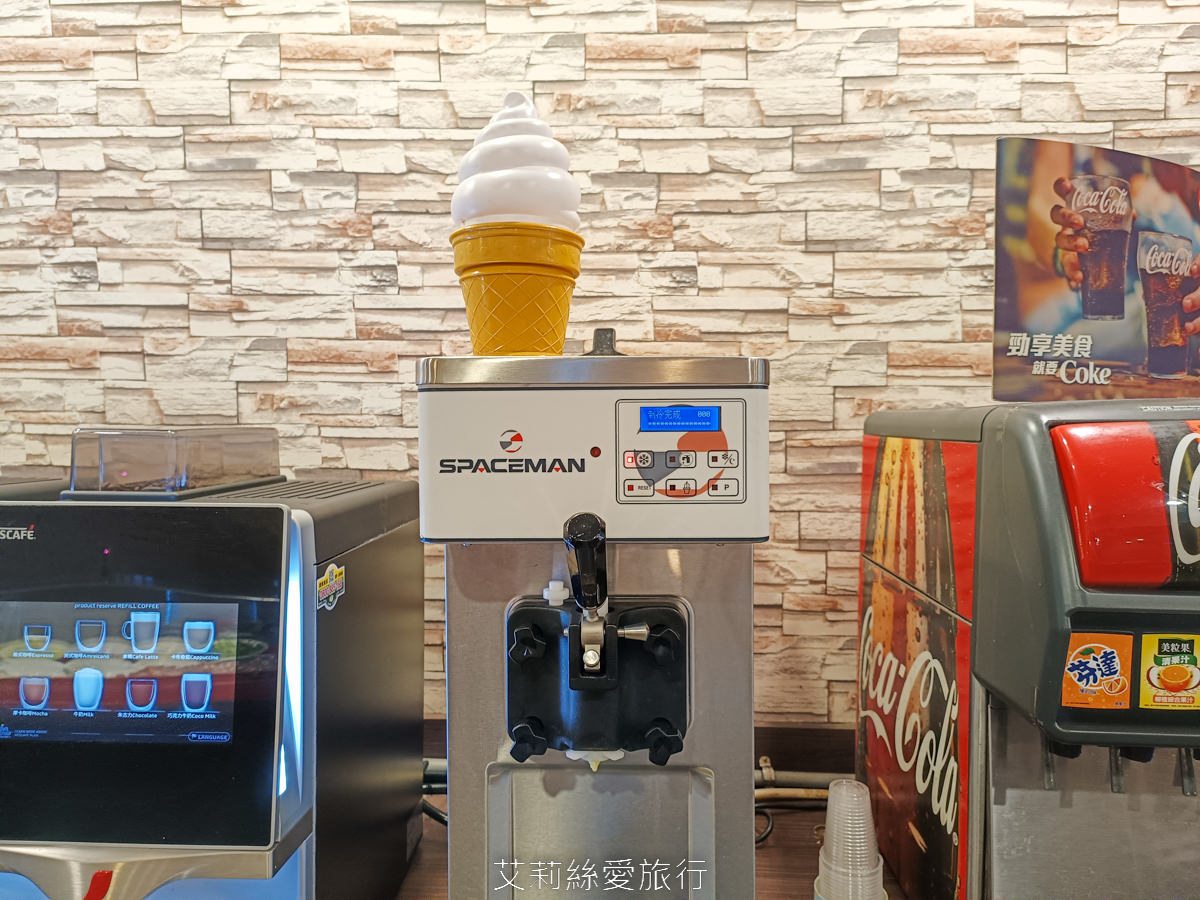 宜蘭吃到飽 礁溪吃到飽火鍋推薦 珍典精緻自助式火鍋 八種鍋底火鍋加自助吧任你吃 在地經營10年可容納百人大餐廳 有遊戲區