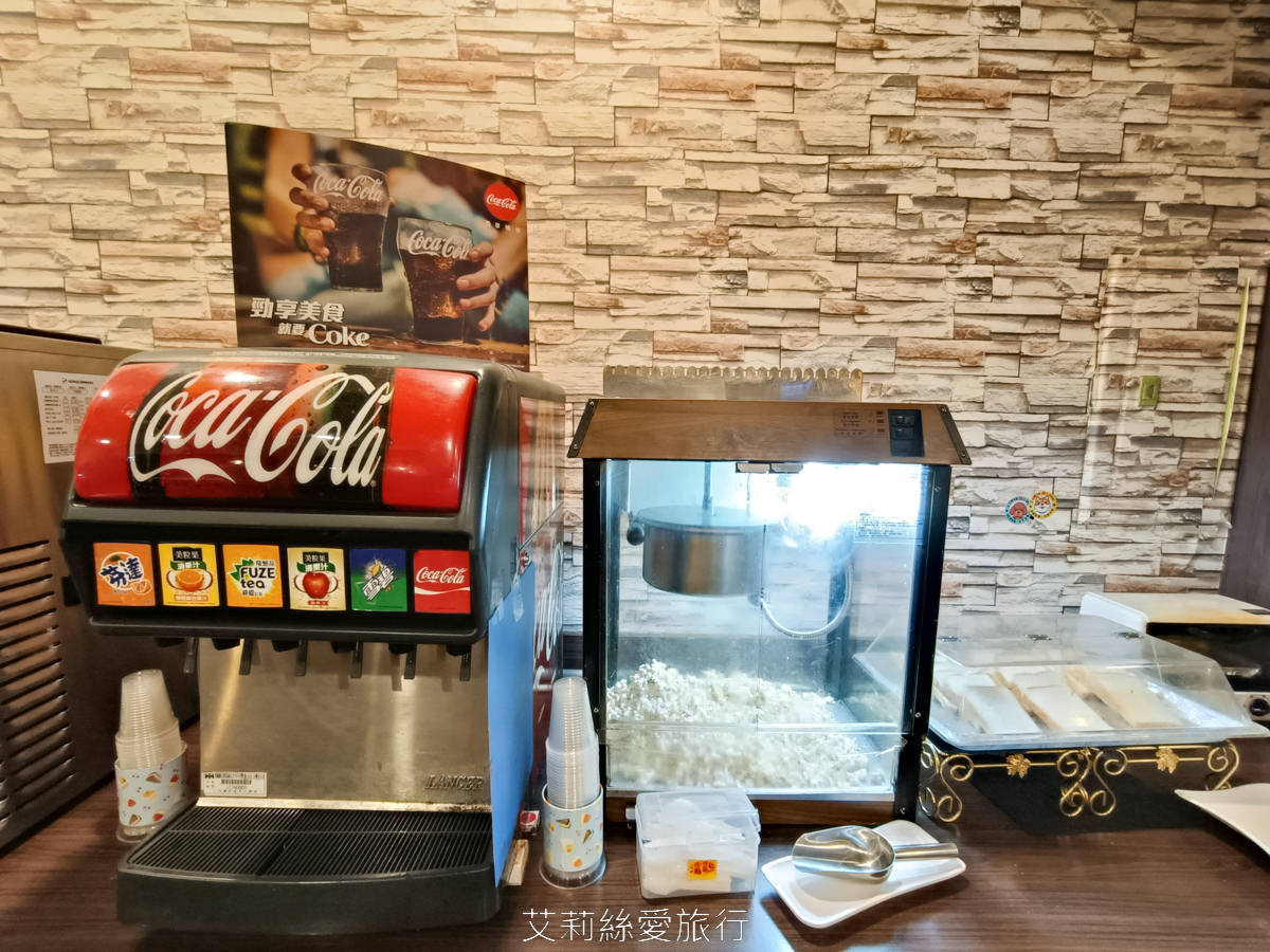 宜蘭吃到飽 礁溪吃到飽火鍋推薦 珍典精緻自助式火鍋 八種鍋底火鍋加自助吧任你吃 在地經營10年可容納百人大餐廳 有遊戲區