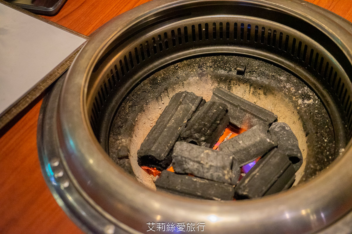 蘆洲美食推薦 甘釜京韓日燒肉料理專門店 嚴選新鮮食材、創意料理 日式無煙燒烤、韓式燒肉 浮誇系美食一次滿足 捷運蘆洲站