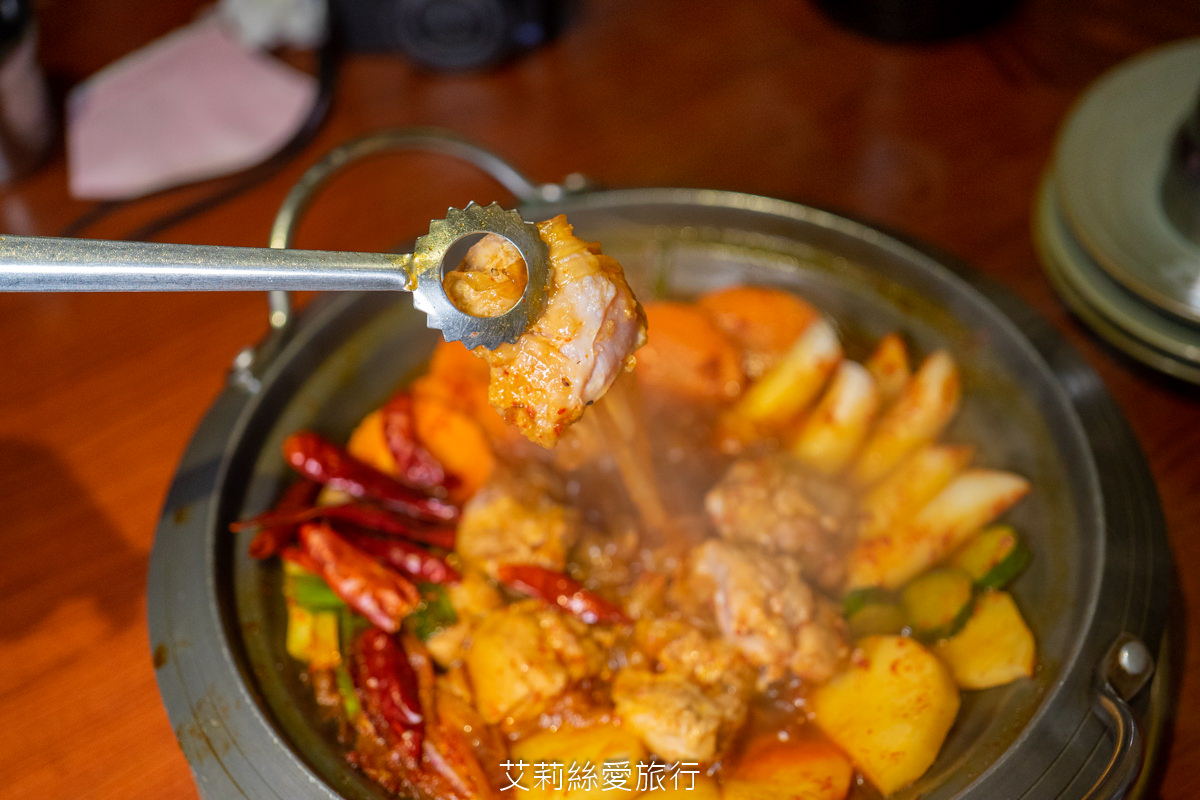 蘆洲美食推薦 甘釜京韓日燒肉料理專門店 嚴選新鮮食材、創意料理 日式無煙燒烤、韓式燒肉 浮誇系美食一次滿足 捷運蘆洲站