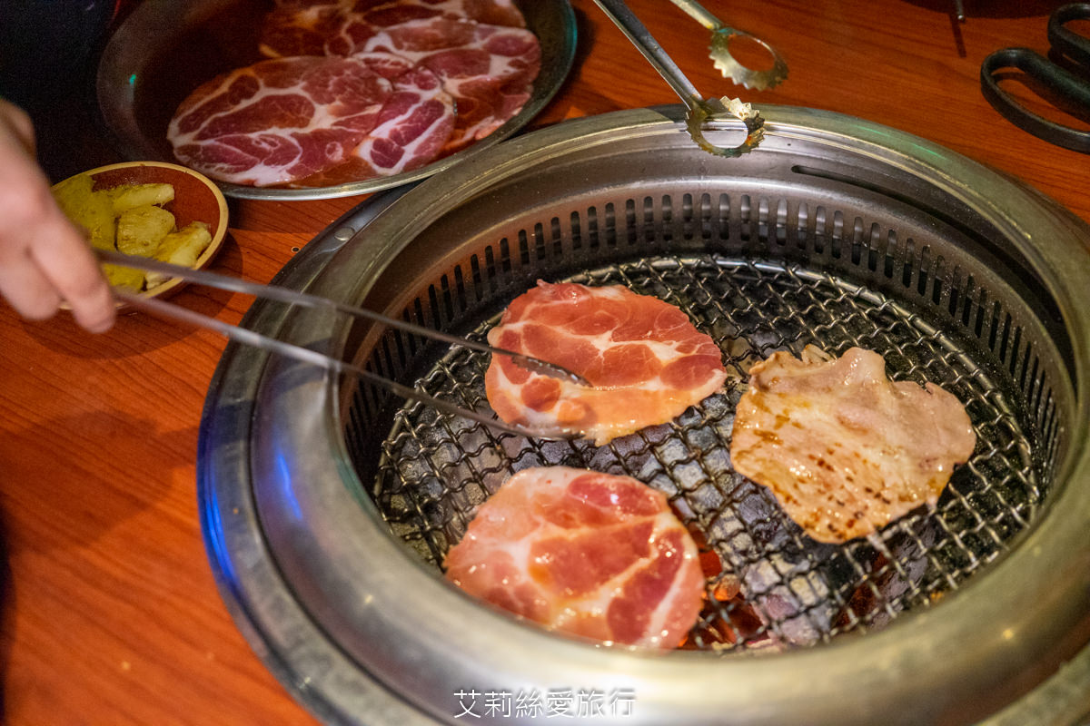 蘆洲美食推薦 甘釜京韓日燒肉料理專門店 嚴選新鮮食材、創意料理 日式無煙燒烤、韓式燒肉 浮誇系美食一次滿足 捷運蘆洲站