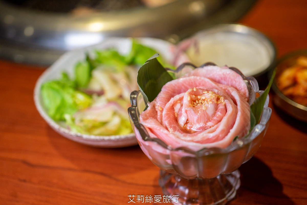 蘆洲美食推薦 甘釜京韓日燒肉料理專門店 嚴選新鮮食材、創意料理 日式無煙燒烤、韓式燒肉 浮誇系美食一次滿足 捷運蘆洲站