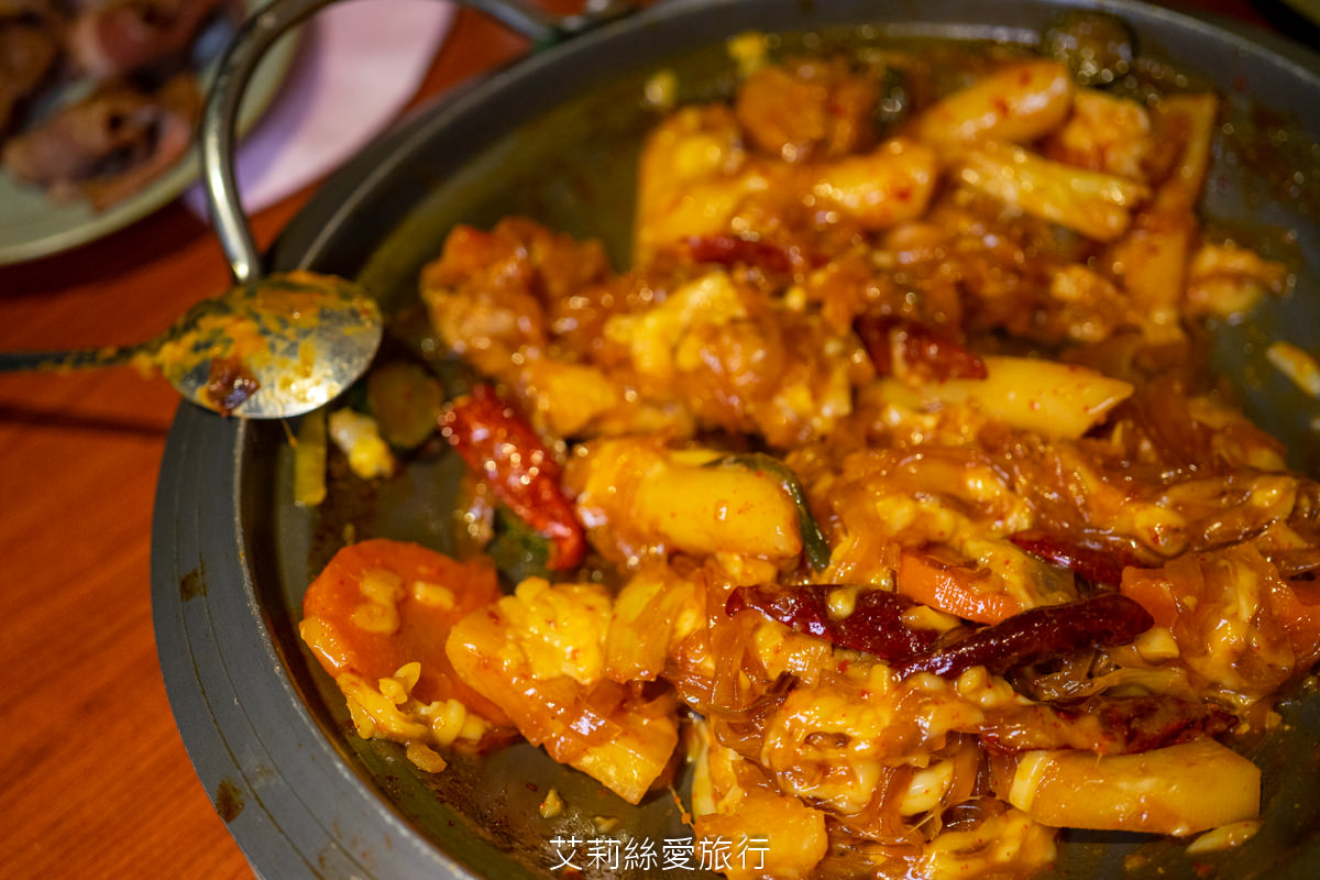 蘆洲美食推薦 甘釜京韓日燒肉料理專門店 嚴選新鮮食材、創意料理 日式無煙燒烤、韓式燒肉 浮誇系美食一次滿足 捷運蘆洲站