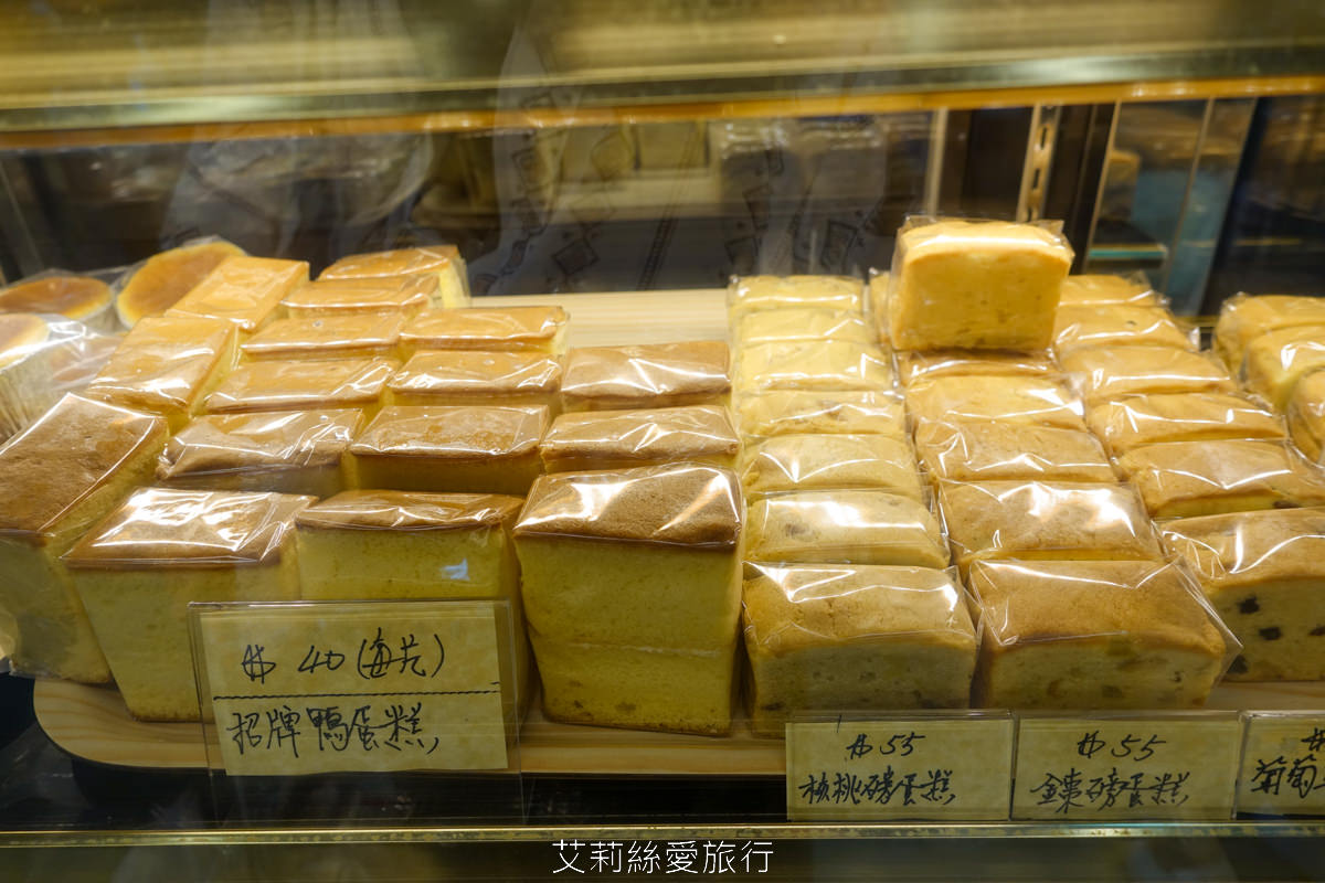 宜蘭礁溪室內景點 全台最美清水模五星級鴨舍 甲鳥園 親近小鴨、餵鴨餵魚、還有戲水池，可以玩diy吃甜點滷味！