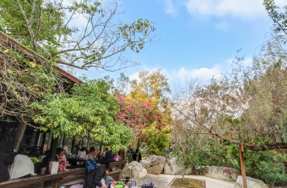 苗栗景點 石湯溫泉 3000坪峇里島風露天風呂美人湯 泡湯不限時 湯屋200元不限人數 吹風機不必投幣！近大湖草莓園