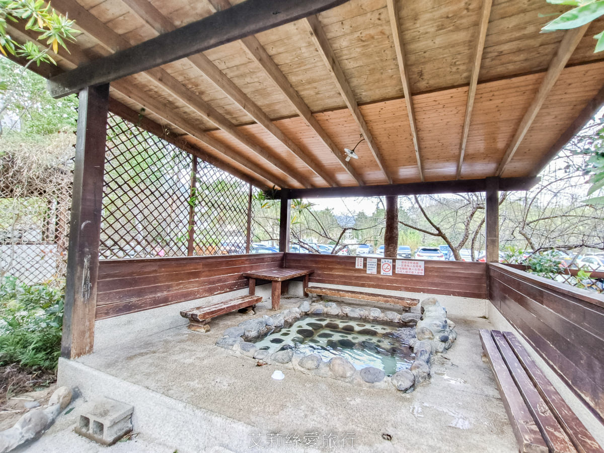 苗栗景點 石湯溫泉 3000坪峇里島風露天風呂美人湯 泡湯不限時 湯屋200元不限人數 吹風機不必投幣！近大湖草莓園
