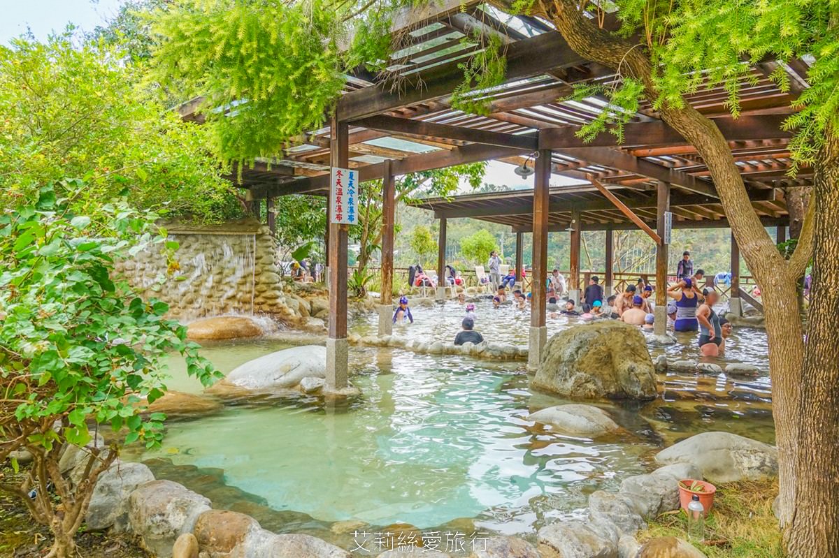 苗栗景點 石湯溫泉 3000坪峇里島風露天風呂美人湯 泡湯不限時 湯屋200元不限人數 吹風機不必投幣！近大湖草莓園