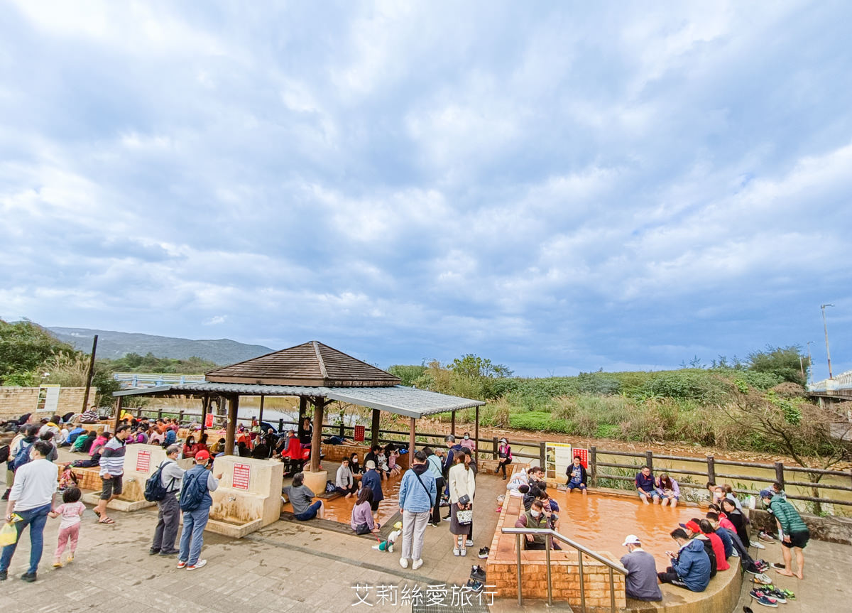 金山景點 磺港公共浴室 北海岸最美露天溫泉泡腳池 黃金之湯露天泡腳池 溫泉石板床 男女分開公共浴室