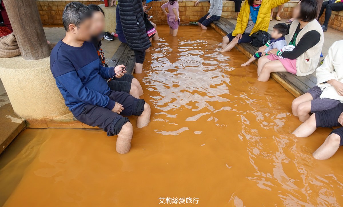 金山景點 磺港公共浴室 北海岸最美露天溫泉泡腳池 黃金之湯露天泡腳池 溫泉石板床 男女分開公共浴室