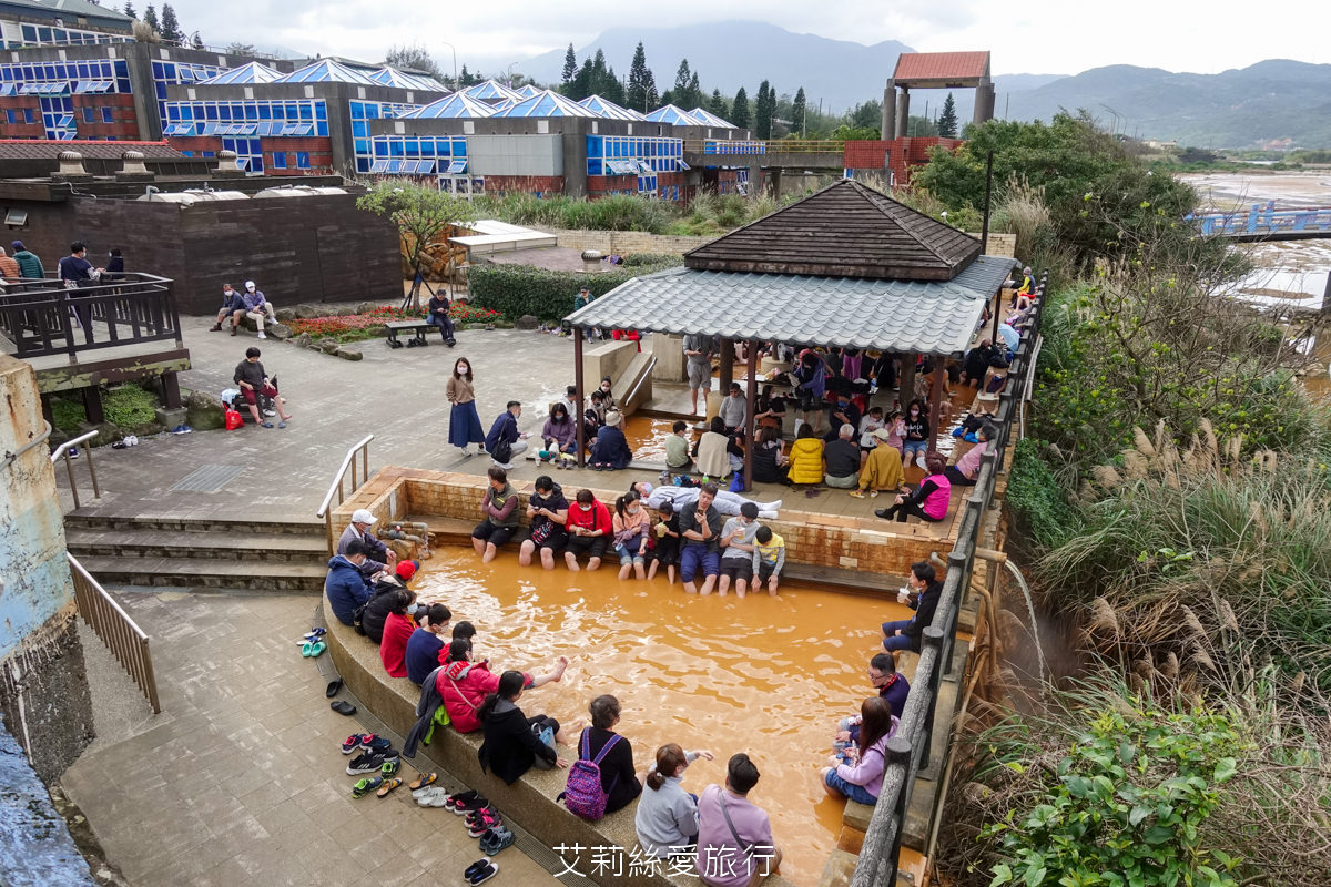 金山景點 磺港公共浴室 北海岸最美露天溫泉泡腳池 黃金之湯露天泡腳池 溫泉石板床 男女分開公共浴室