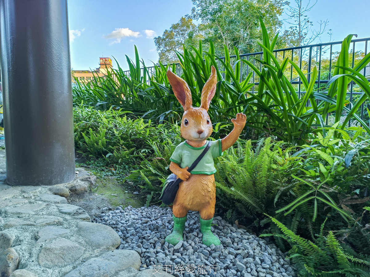 宜蘭礁溪免費景點！礁溪溫泉公園 可愛幾米兔公園 森林裡舒服泡足湯 離市區不遠的泡溫泉地點！礁溪轉運站旁