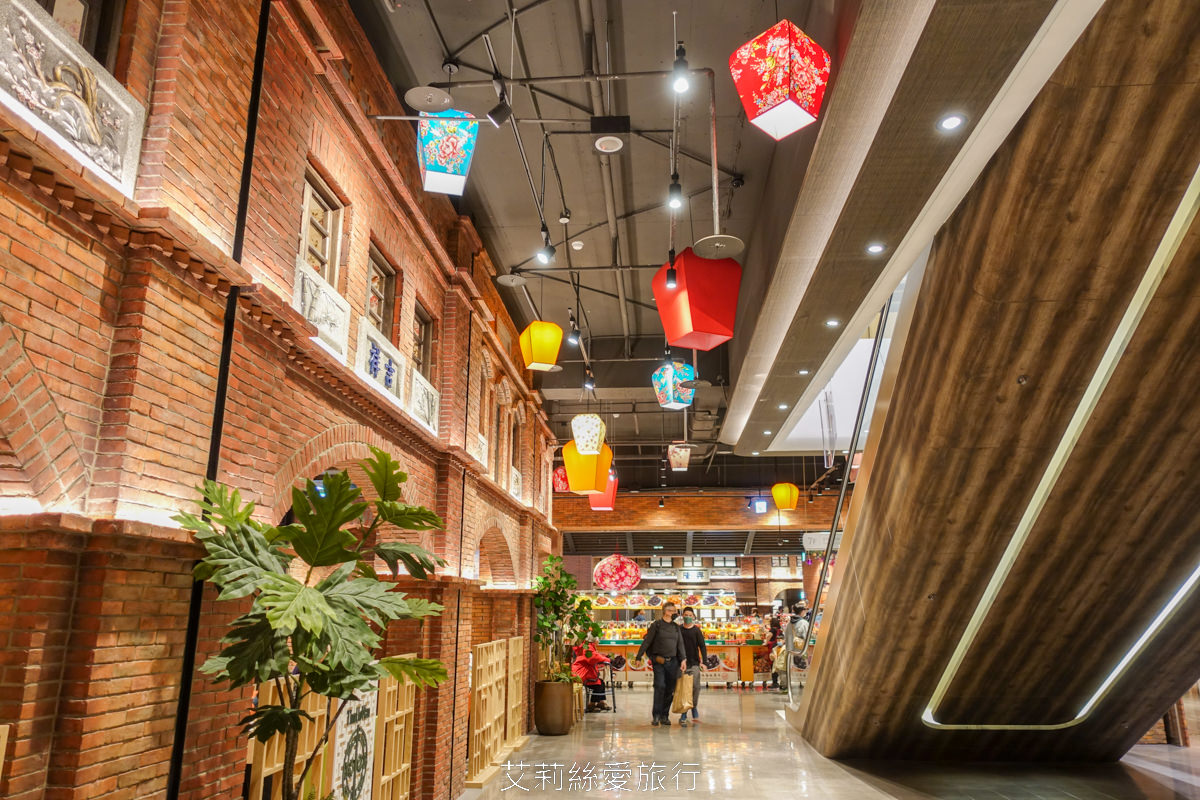 竹北免費景點 竹北大遠百 傳統客家圓樓時尚天井 必拍花布熊熊 客家老街 客家古厝 室內景點雨天備案