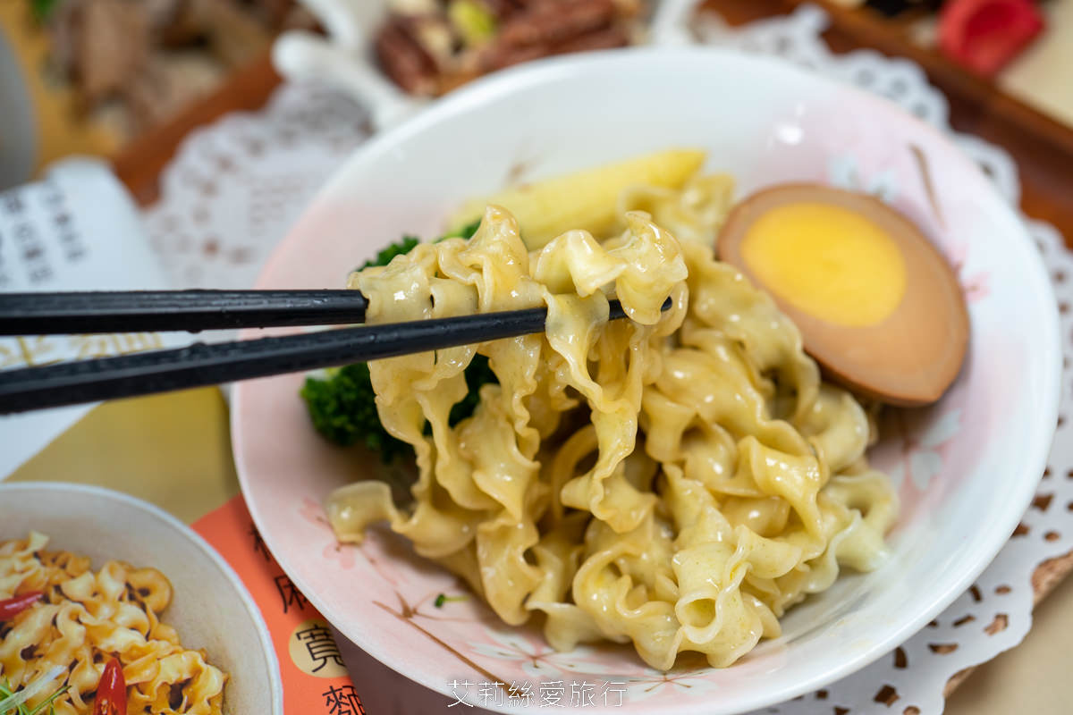 年節禮盒推薦 NICEGREEn美蔬菜堅果菜拌麵禮盒 吃一包美蔬菜拌麵等於吃一顆萵苣 從產地到餐桌 蔬菜拌麵首選! - 第19張圖 年節禮盒推薦 NICEGREEn美蔬菜堅果菜拌麵禮盒 吃一包美蔬菜拌麵等於吃一顆萵苣 從產地到餐桌 蔬菜拌麵首選!