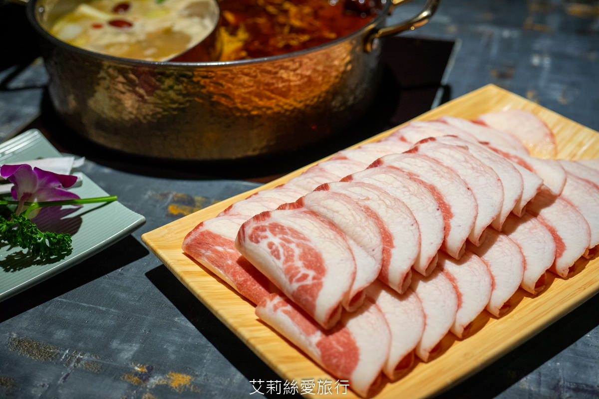 台北必吃麻辣鍋 黃仁勳美食地圖 老撈麻辣鍋新派火鍋及私房料理 老撈瘋鍋祭$990的綜合海鮮盤登記免費送! LINE好友不限時段啤酒買1送1 - 第46張圖 台北必吃麻辣鍋 黃仁勳美食地圖 老撈麻辣鍋新派火鍋及私房料理 老撈瘋鍋祭$990的綜合海鮮盤登記免費送! LINE好友不限時段啤酒買1送1