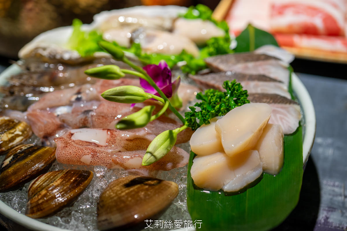 台北必吃麻辣鍋 黃仁勳美食地圖 老撈麻辣鍋新派火鍋及私房料理 老撈瘋鍋祭$990的綜合海鮮盤登記免費送! LINE好友不限時段啤酒買1送1 - 第39張圖 台北必吃麻辣鍋 黃仁勳美食地圖 老撈麻辣鍋新派火鍋及私房料理 老撈瘋鍋祭$990的綜合海鮮盤登記免費送! LINE好友不限時段啤酒買1送1