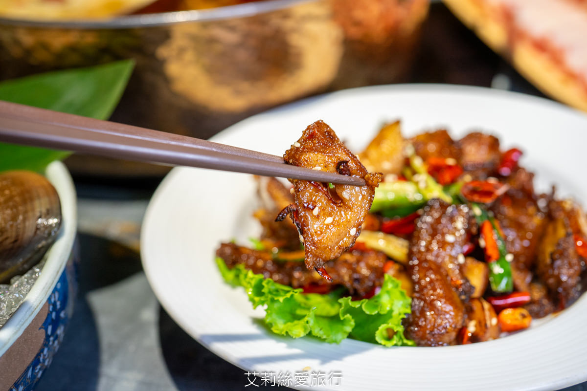 台北必吃麻辣鍋 黃仁勳美食地圖 老撈麻辣鍋新派火鍋及私房料理 老撈瘋鍋祭$990的綜合海鮮盤登記免費送! LINE好友不限時段啤酒買1送1 - 第36張圖 台北必吃麻辣鍋 黃仁勳美食地圖 老撈麻辣鍋新派火鍋及私房料理 老撈瘋鍋祭$990的綜合海鮮盤登記免費送! LINE好友不限時段啤酒買1送1