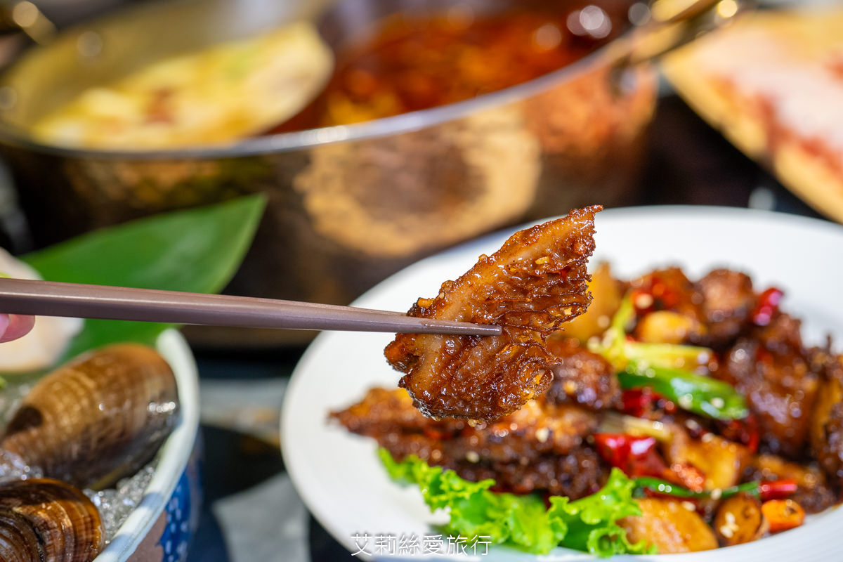 台北必吃麻辣鍋 黃仁勳美食地圖 老撈麻辣鍋新派火鍋及私房料理 老撈瘋鍋祭$990的綜合海鮮盤登記免費送! LINE好友不限時段啤酒買1送1 - 第35張圖 台北必吃麻辣鍋 黃仁勳美食地圖 老撈麻辣鍋新派火鍋及私房料理 老撈瘋鍋祭$990的綜合海鮮盤登記免費送! LINE好友不限時段啤酒買1送1