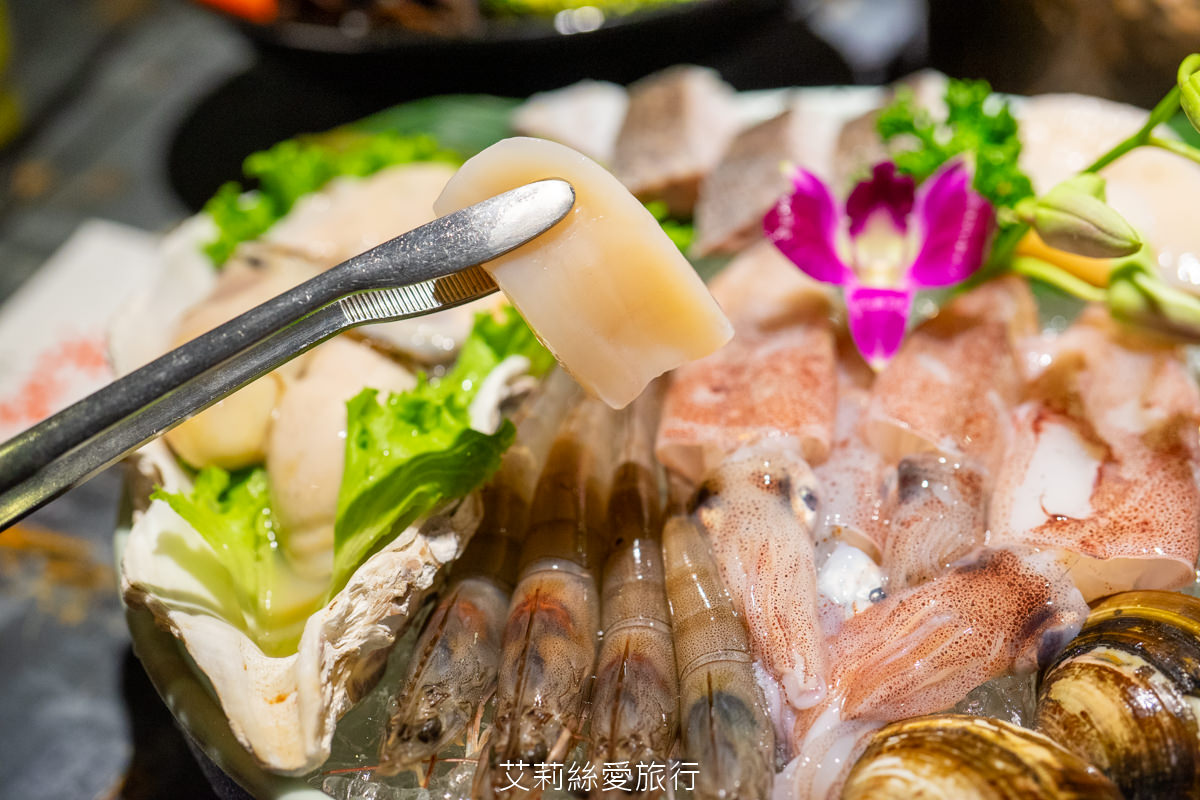 台北必吃麻辣鍋 黃仁勳美食地圖 老撈麻辣鍋新派火鍋及私房料理 老撈瘋鍋祭$990的綜合海鮮盤登記免費送! LINE好友不限時段啤酒買1送1 - 第40張圖 台北必吃麻辣鍋 黃仁勳美食地圖 老撈麻辣鍋新派火鍋及私房料理 老撈瘋鍋祭$990的綜合海鮮盤登記免費送! LINE好友不限時段啤酒買1送1