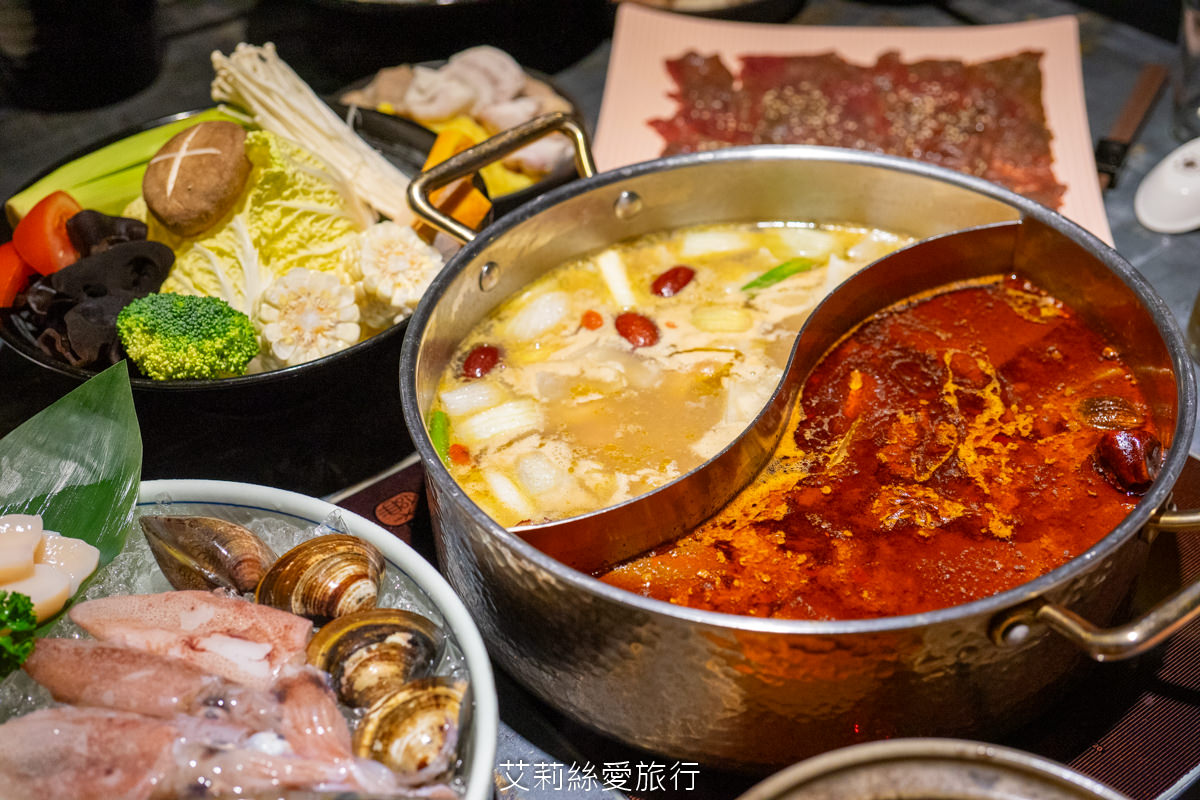 台北必吃麻辣鍋 黃仁勳美食地圖 老撈麻辣鍋新派火鍋及私房料理 老撈瘋鍋祭$990的綜合海鮮盤登記免費送! LINE好友不限時段啤酒買1送1 - 第17張圖 台北必吃麻辣鍋 黃仁勳美食地圖 老撈麻辣鍋新派火鍋及私房料理 老撈瘋鍋祭$990的綜合海鮮盤登記免費送! LINE好友不限時段啤酒買1送1