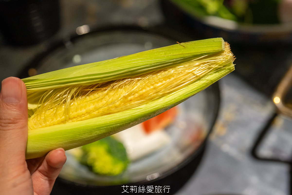 台北必吃麻辣鍋 黃仁勳美食地圖 老撈麻辣鍋新派火鍋及私房料理 老撈瘋鍋祭$990的綜合海鮮盤登記免費送! LINE好友不限時段啤酒買1送1 - 第23張圖 台北必吃麻辣鍋 黃仁勳美食地圖 老撈麻辣鍋新派火鍋及私房料理 老撈瘋鍋祭$990的綜合海鮮盤登記免費送! LINE好友不限時段啤酒買1送1