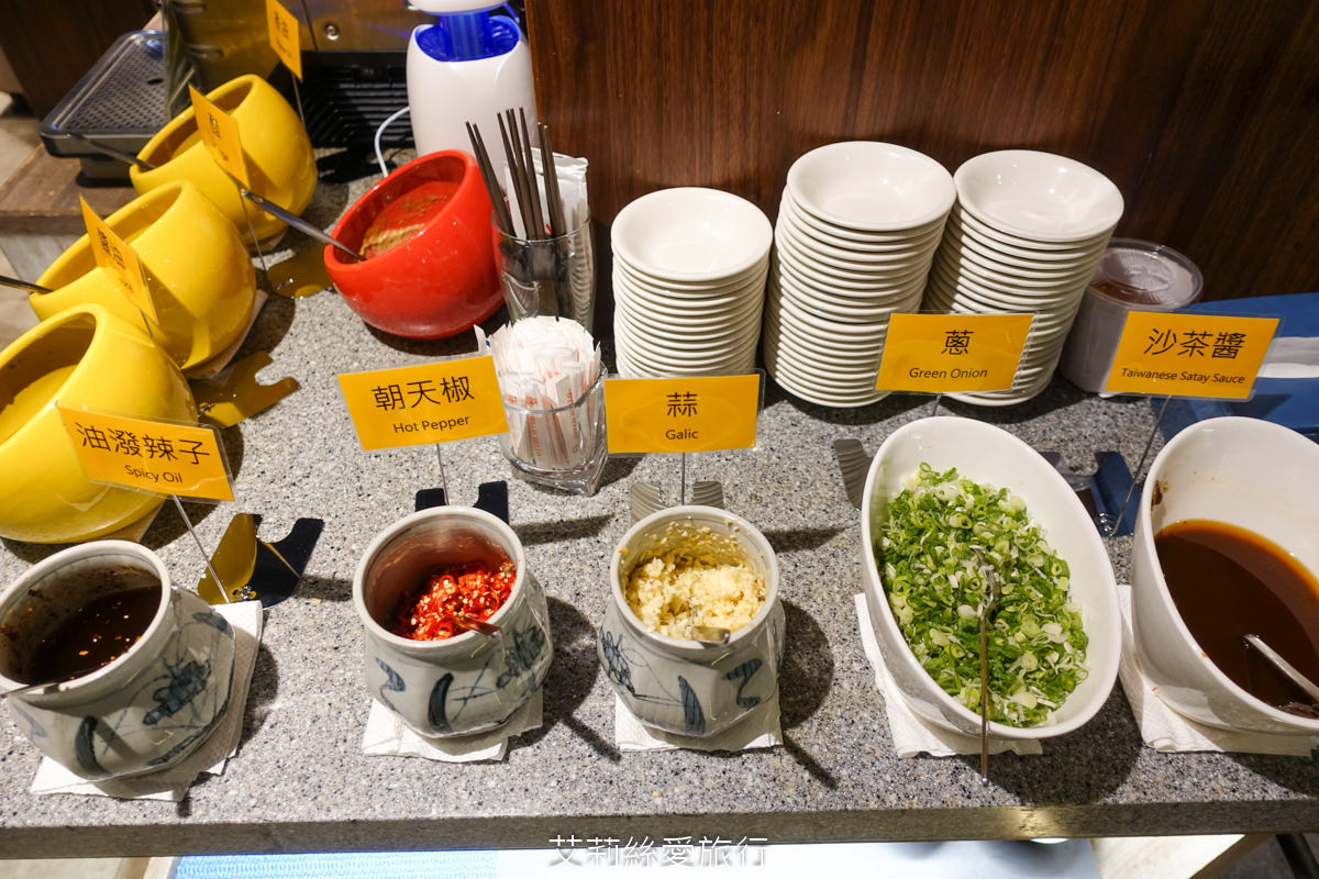 台北必吃麻辣鍋 黃仁勳美食地圖 老撈麻辣鍋新派火鍋及私房料理 老撈瘋鍋祭$990的綜合海鮮盤登記免費送! LINE好友不限時段啤酒買1送1 - 第8張圖 台北必吃麻辣鍋 黃仁勳美食地圖 老撈麻辣鍋新派火鍋及私房料理 老撈瘋鍋祭$990的綜合海鮮盤登記免費送! LINE好友不限時段啤酒買1送1