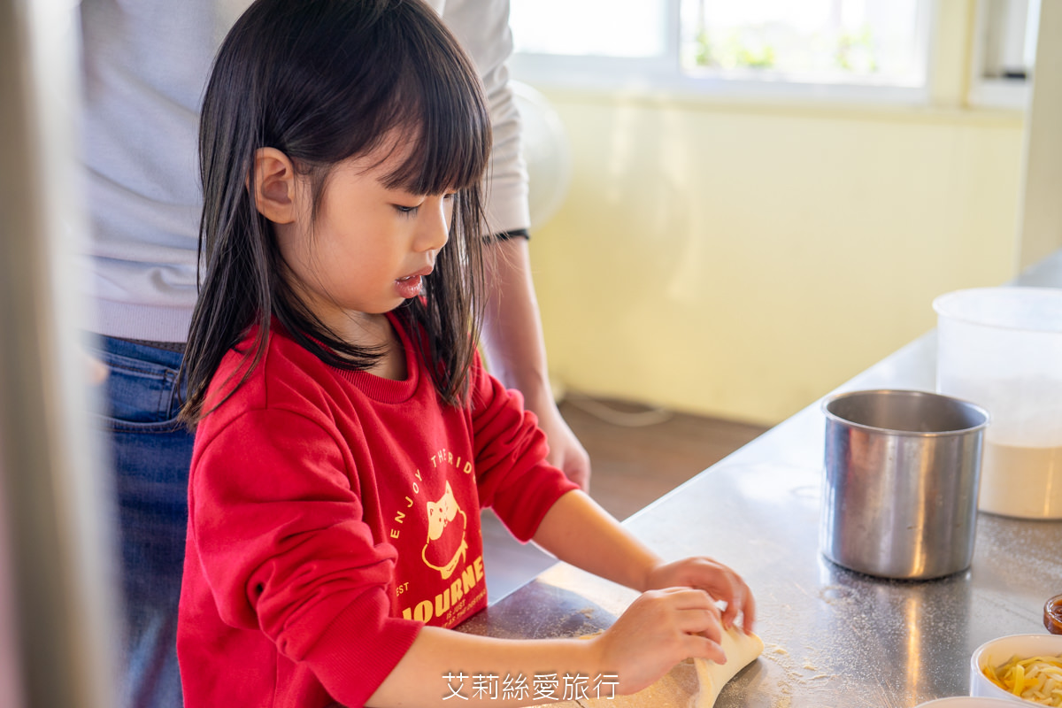 苗栗親子住宿 自然風情景觀餐廳渡假民宿 2024最新設施極光露營車 獨立遊戲區寶貝安心玩 親子景點大草坪沙坑溜滑梯 無敵景觀休閒渡假區