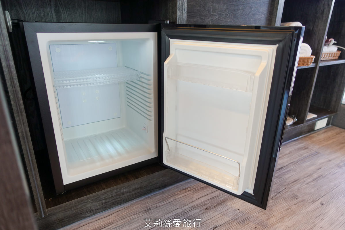 苗栗親子住宿 自然風情景觀餐廳渡假民宿 2024最新設施極光露營車 獨立遊戲區寶貝安心玩 親子景點大草坪沙坑溜滑梯 無敵景觀休閒渡假區