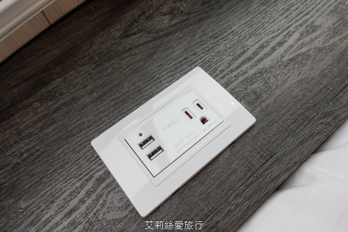 苗栗親子住宿 自然風情景觀餐廳渡假民宿 2024最新設施極光露營車 獨立遊戲區寶貝安心玩 親子景點大草坪沙坑溜滑梯 無敵景觀休閒渡假區