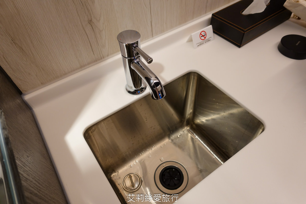 苗栗親子住宿 自然風情景觀餐廳渡假民宿 2024最新設施極光露營車 獨立遊戲區寶貝安心玩 親子景點大草坪沙坑溜滑梯 無敵景觀休閒渡假區