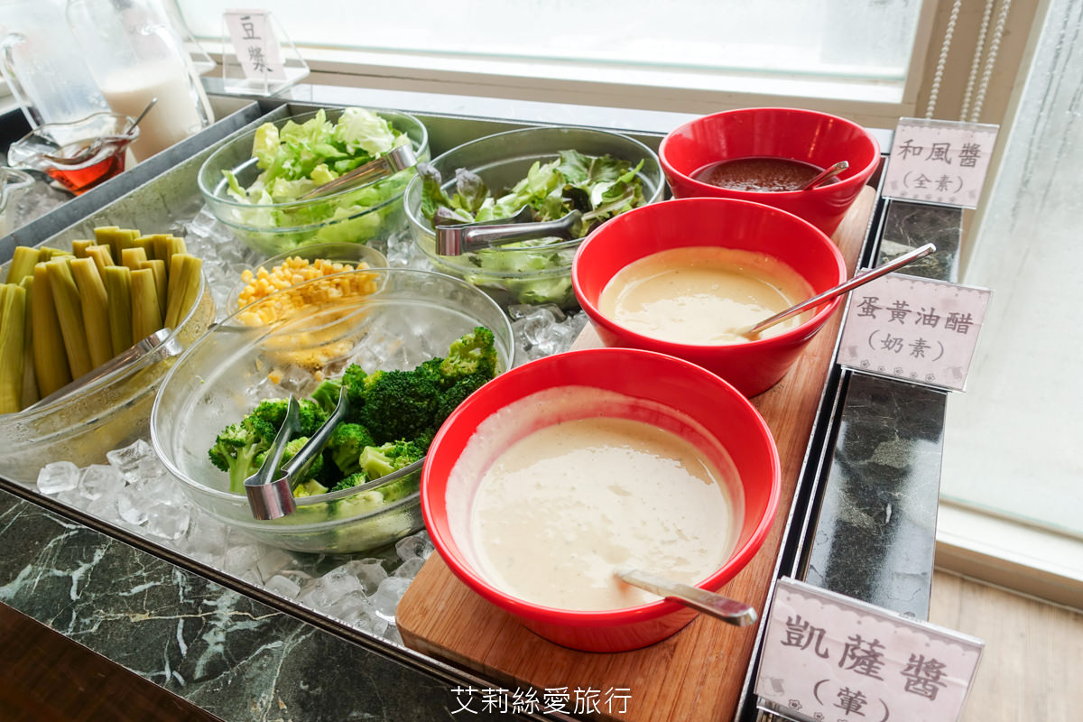 苗栗親子住宿 自然風情景觀餐廳渡假民宿 2024最新設施極光露營車 獨立遊戲區寶貝安心玩 親子景點大草坪沙坑溜滑梯 無敵景觀休閒渡假區