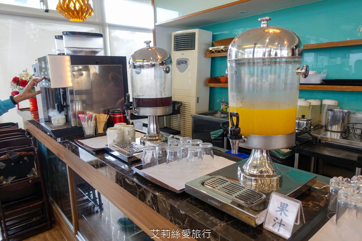 苗栗親子住宿 自然風情景觀餐廳渡假民宿 2024最新設施極光露營車 獨立遊戲區寶貝安心玩 親子景點大草坪沙坑溜滑梯 無敵景觀休閒渡假區