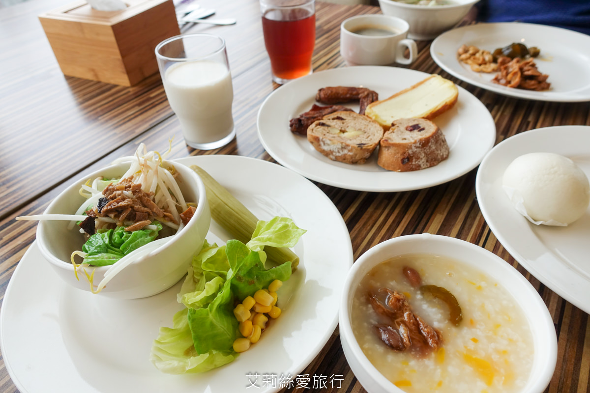 苗栗親子住宿 自然風情景觀餐廳渡假民宿 2024最新設施極光露營車 獨立遊戲區寶貝安心玩 親子景點大草坪沙坑溜滑梯 無敵景觀休閒渡假區