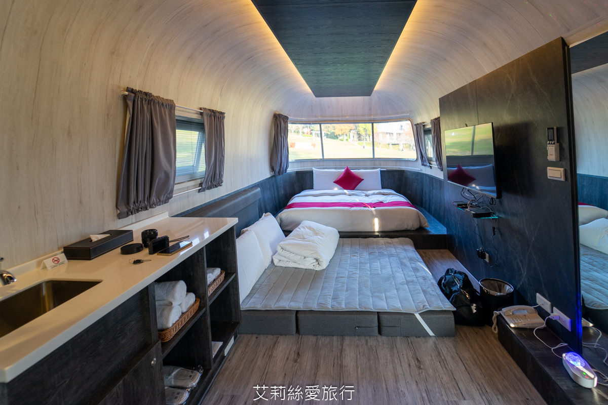 苗栗親子住宿 自然風情景觀餐廳渡假民宿 2024最新設施極光露營車 獨立遊戲區寶貝安心玩 親子景點大草坪沙坑溜滑梯 無敵景觀休閒渡假區