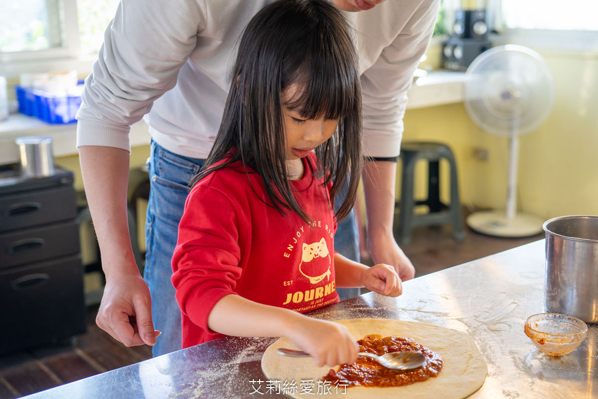 苗栗親子住宿 自然風情景觀餐廳渡假民宿 2024最新設施極光露營車 獨立遊戲區寶貝安心玩 親子景點大草坪沙坑溜滑梯 無敵景觀休閒渡假區