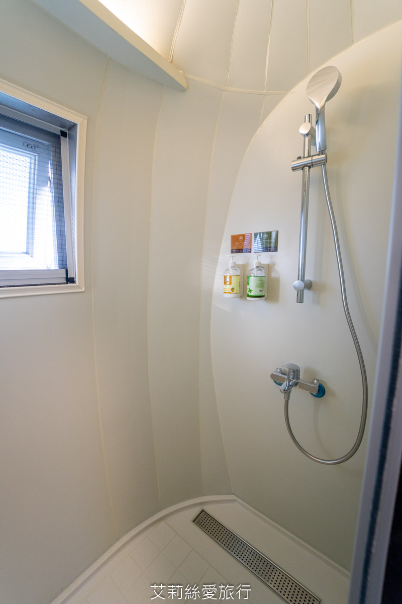 苗栗親子住宿 自然風情景觀餐廳渡假民宿 2024最新設施極光露營車 獨立遊戲區寶貝安心玩 親子景點大草坪沙坑溜滑梯 無敵景觀休閒渡假區