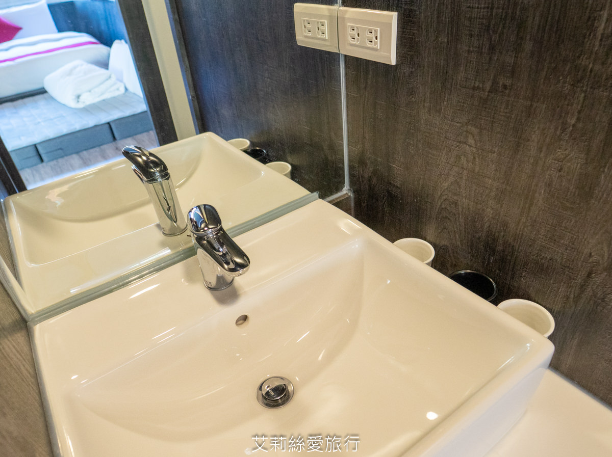 苗栗親子住宿 自然風情景觀餐廳渡假民宿 2024最新設施極光露營車 獨立遊戲區寶貝安心玩 親子景點大草坪沙坑溜滑梯 無敵景觀休閒渡假區