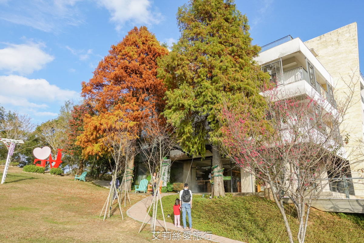 苗栗親子住宿 自然風情景觀餐廳渡假民宿 2024最新設施極光露營車 獨立遊戲區寶貝安心玩 親子景點大草坪沙坑溜滑梯 無敵景觀休閒渡假區