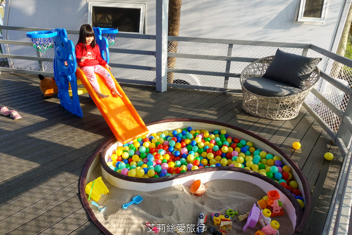 苗栗親子住宿 自然風情景觀餐廳渡假民宿 2024最新設施極光露營車 獨立遊戲區寶貝安心玩 親子景點大草坪沙坑溜滑梯 無敵景觀休閒渡假區