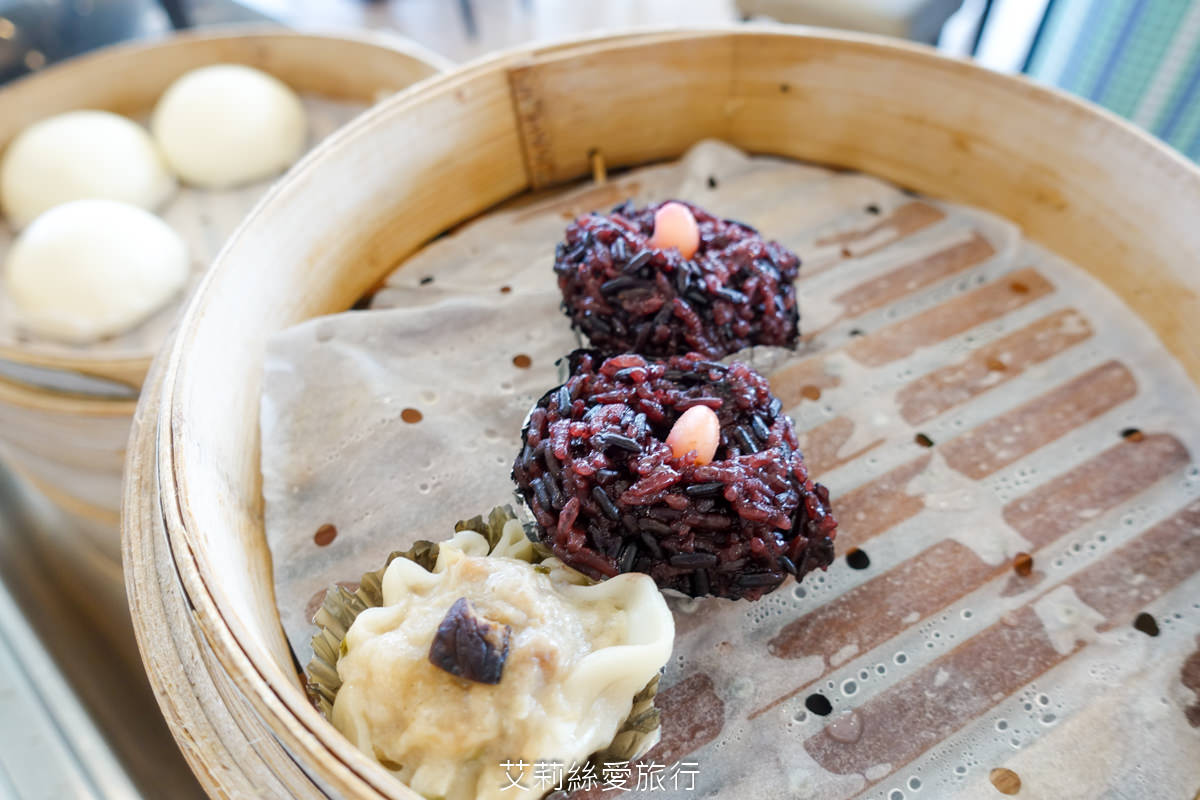 苗栗美食 自然風情景觀餐廳 buffet早餐吃到飽 現煮麵食 手工歐式麵包 生菜沙拉 熱炒…