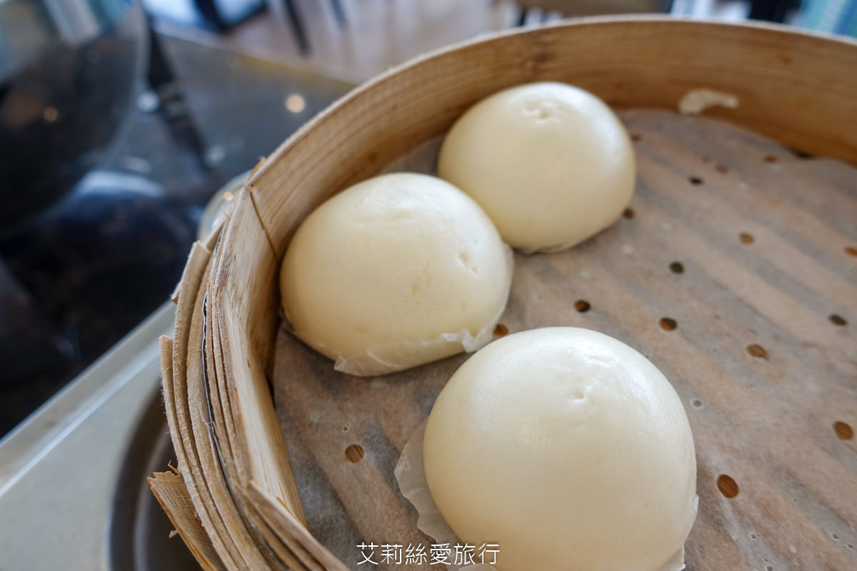 苗栗美食 自然風情景觀餐廳 buffet早餐吃到飽 現煮麵食 手工歐式麵包 生菜沙拉 熱炒…