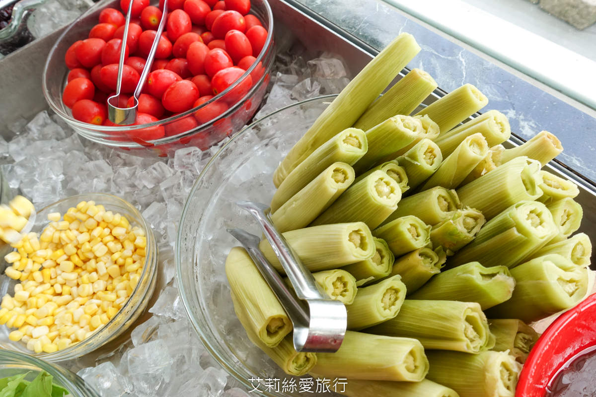 苗栗美食 自然風情景觀餐廳 buffet早餐吃到飽 現煮麵食 手工歐式麵包 生菜沙拉 熱炒…