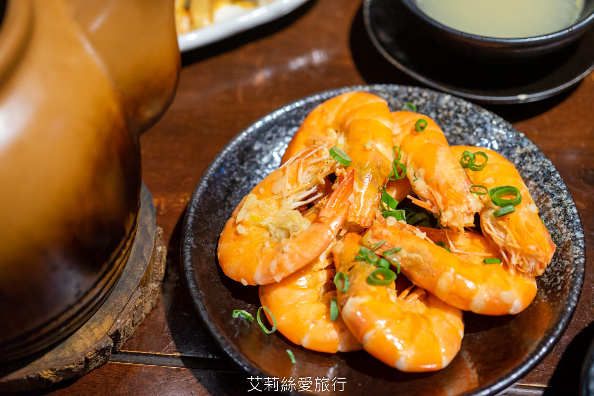 台北松山五分埔美食 茶壺蝦 cp值超高平價燒烤、台式熱炒、鮮甜海鮮 點鮮甜蝦子免費送精華蝦湯 松山站必吃