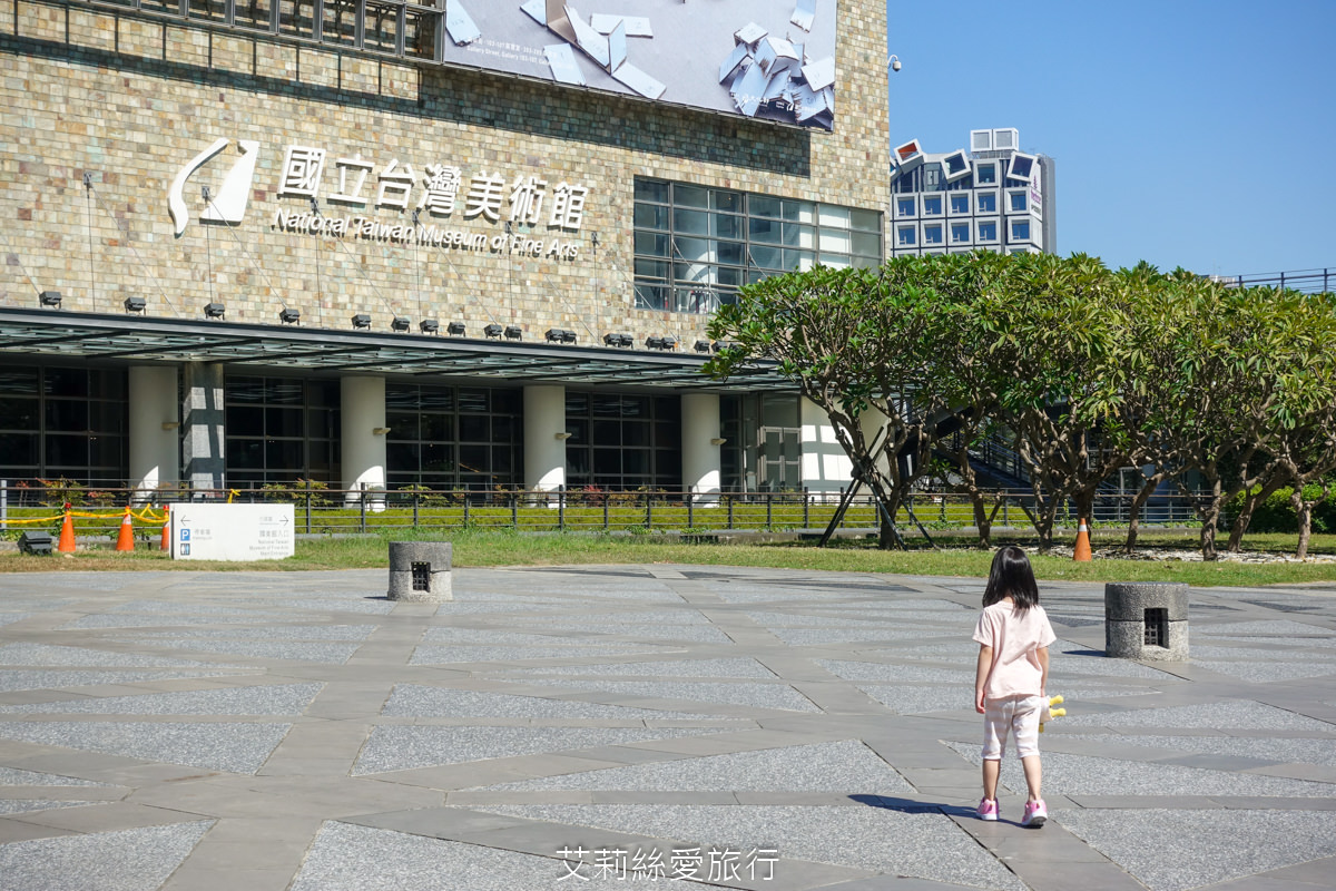 台中親子一日遊行程推薦!到台中來一場藝文之旅吧!藝起Art go go 中山堂欣賞歌仔戲 審計新村市集好好逛 - 第21張圖 台中親子一日遊行程推薦!到台中來一場藝文之旅吧!藝起Art go go 中山堂欣賞歌仔戲 審計新村市集好好逛