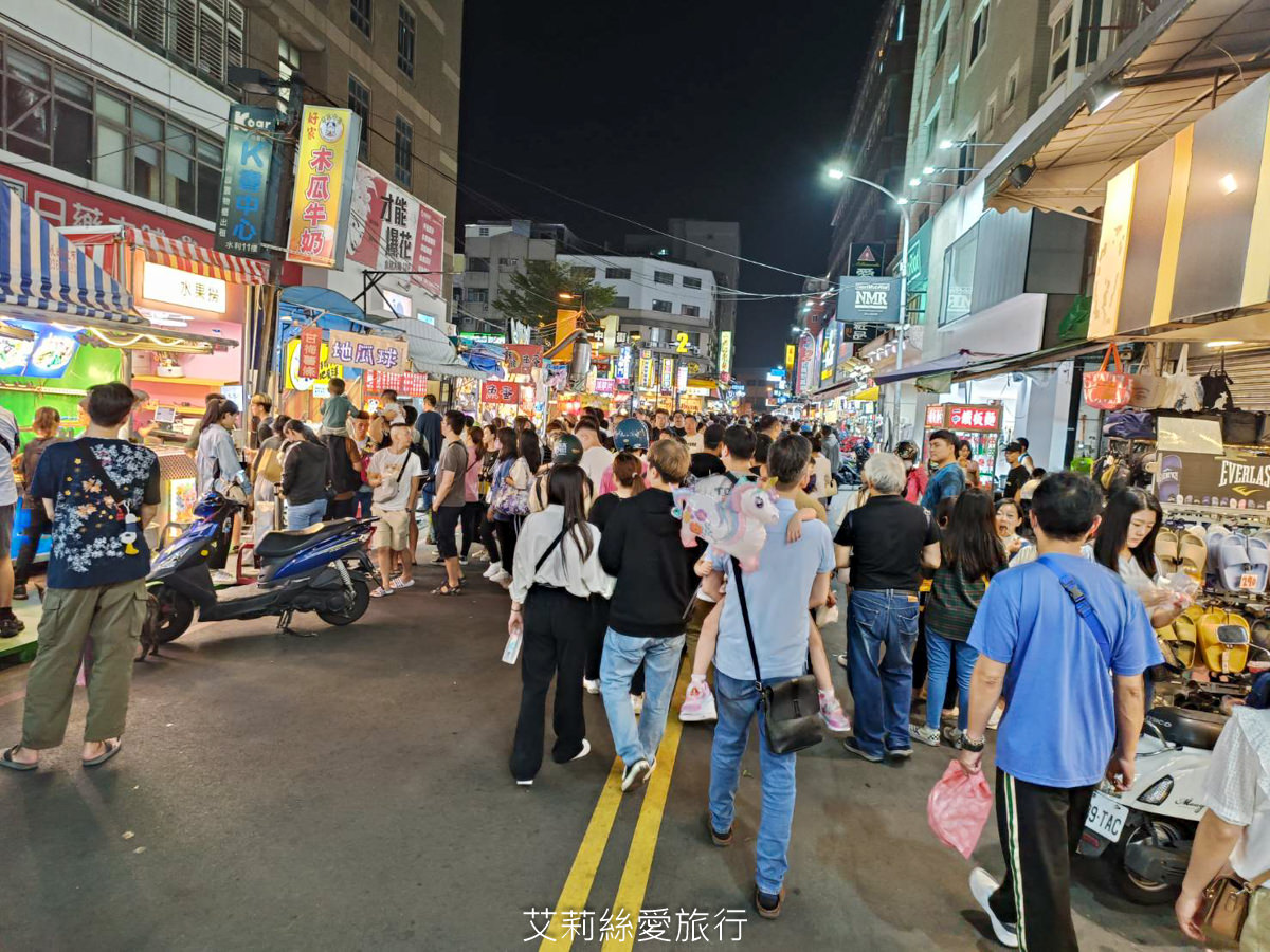 台中親子一日遊行程推薦!到台中來一場藝文之旅吧!藝起Art go go 中山堂欣賞歌仔戲 審計新村市集好好逛 - 第37張圖 台中親子一日遊行程推薦!到台中來一場藝文之旅吧!藝起Art go go 中山堂欣賞歌仔戲 審計新村市集好好逛
