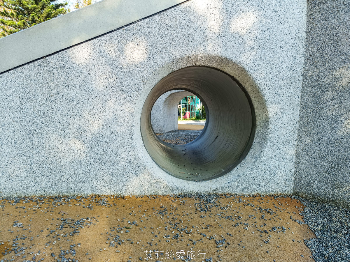 新北蘆洲親子景點 蘆洲三民公園 超有特色白鷺鷥造型滑梯 旋轉木馬 大雙翼爬網和彈跳床 捷運蘆洲站