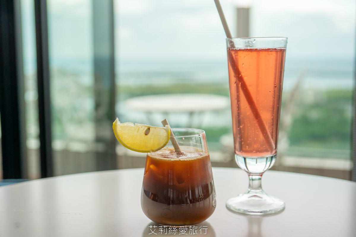 頭城漁港美食 蘭陽烏石港海景酒店-星空看海吧 美美玻璃屋賞無敵海景 品嚐英式下午茶 晀望龜山島 悠閒喝咖啡 浪漫氛圍特色調酒