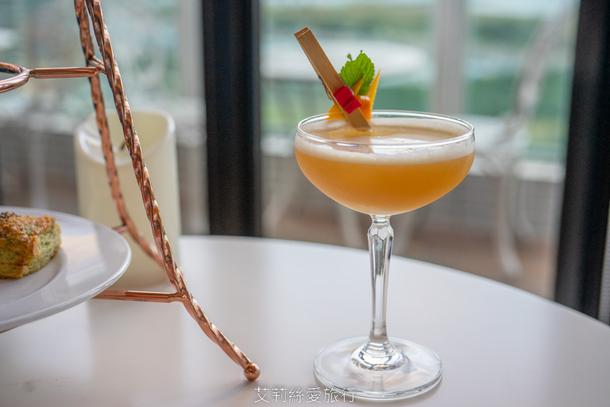 頭城漁港美食 蘭陽烏石港海景酒店-星空看海吧 美美玻璃屋賞無敵海景 品嚐英式下午茶 晀望龜山島 悠閒喝咖啡 浪漫氛圍特色調酒