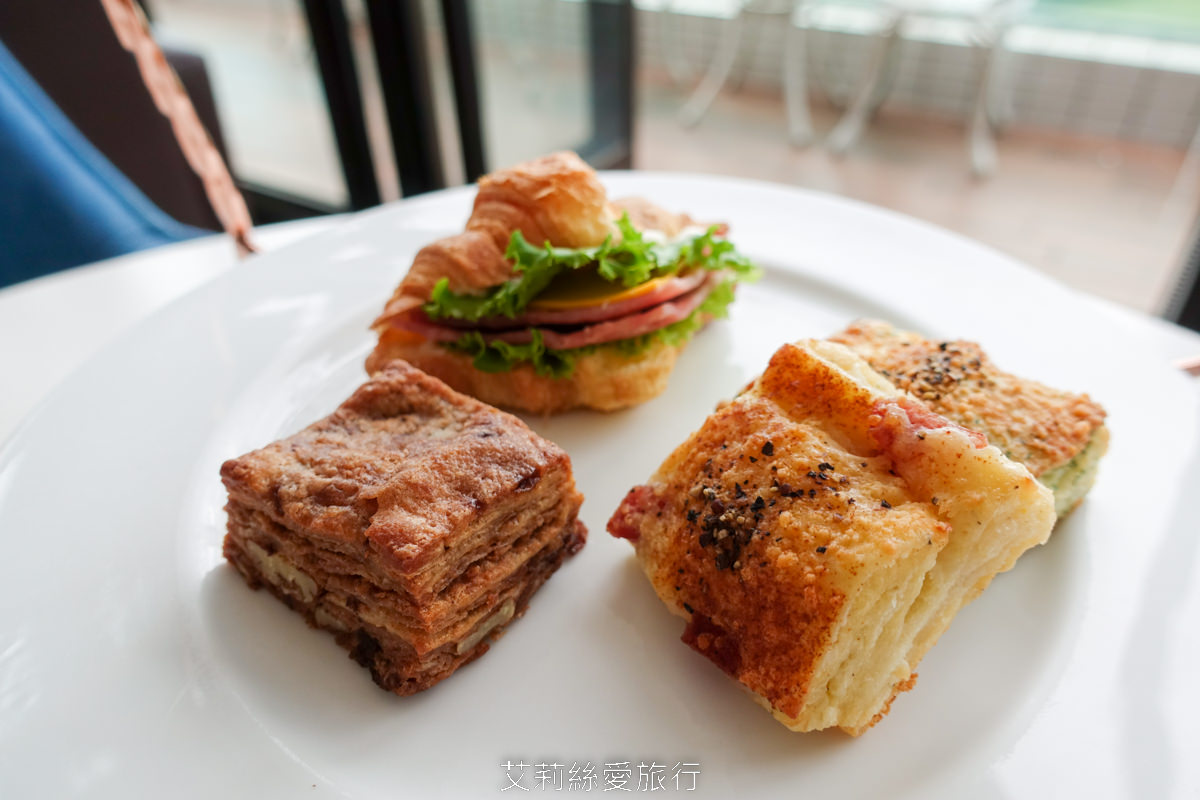 頭城漁港美食 蘭陽烏石港海景酒店-星空看海吧 美美玻璃屋賞無敵海景 品嚐英式下午茶 晀望龜山島 悠閒喝咖啡 浪漫氛圍特色調酒