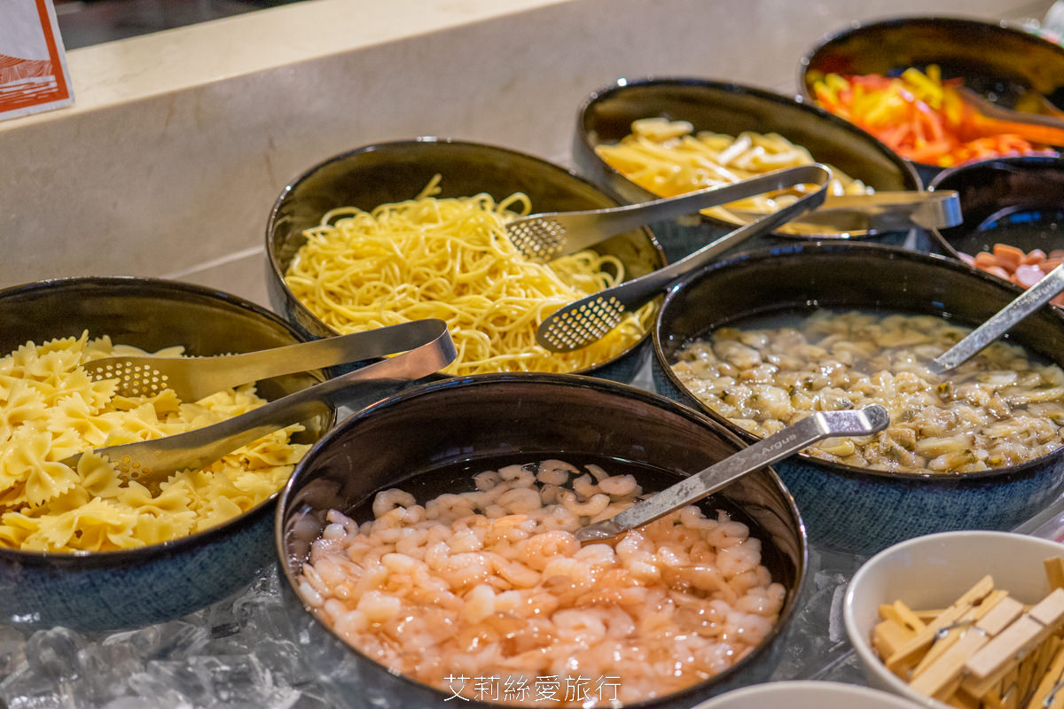 宜蘭頭城吃到飽 蘭陽烏石港海景酒店 脆皮烤鴨 澎湃海鮮 宴客大菜 啤酒紅白酒喝到飽！海景全日餐廳